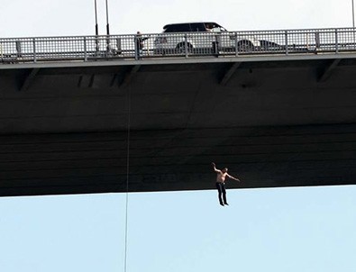 Köprüdeki intihar olayı ile ilgili 2 kadın gözaltında