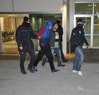 Sivas'ta Terör Örgütü Şüphelileri Sağlık Kontrolünden Geçirildi