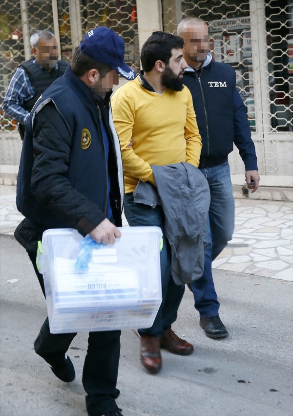 İzmir'de terör örgütü DAEŞ'e operasyon