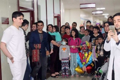 'Bırakın Renkleri Çocuklara' Projesi Eğlendirdi