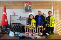 Bisikletçilerden İl Müdürü Kısacık'a Ziyaret