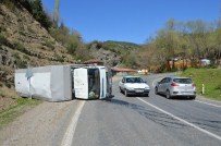 Freni Patlayan Kamyon Devrildi