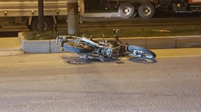 Otomobil İle Motosiklet Çarpıştı Açıklaması 4 Yaralı