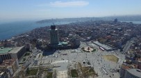 TAKSIM MEYDANı - Birinci Etap Çalışmalarının Sonra Erdiği Taksim Meydanı'nda İkinci Etap Çalışmaların Geçiliyor