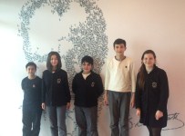 Tam Eğitim Bursu Öğrencilerin Yüzünü Güldürdü