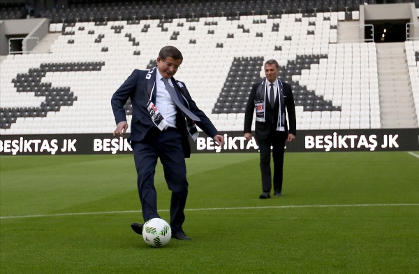 Cumhurbaşkanı ve Başbakan'dan başlama vuruşu