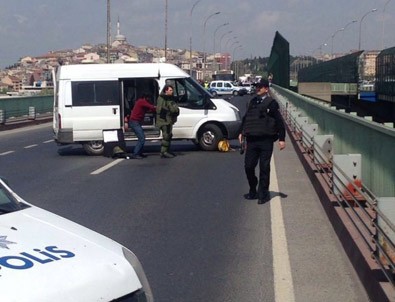 Haliç'te bomba paniği: Köprü trafiğe kapatıldı