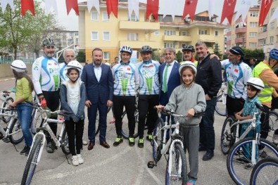 İzmit'te Bisiklet Dağıtımları Devam Ediyor