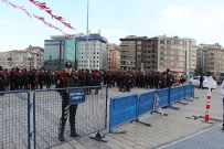 TAKSIM MEYDANı - Taksim Meydanı'nda geniş güvenlik önlemi