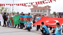 YABANCI ÖĞRENCİLER - Türkler Ve Azeriler Bandırma'da Eylem Yaptı