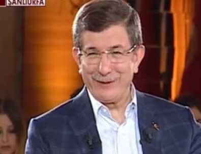 Davutoğlu: Kimlik bilgilerini CHP sızdırdı