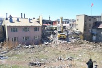 Dönüşümün İlk Safhasında Yıkımlar Sürüyor