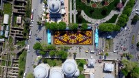 LALE FESTİVALİ - Dünyanın En Büyük Lale Halı Motifi Havadan Görüntülendi