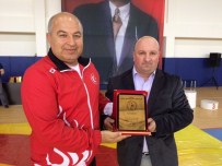 Edirne'de Polis Haftasına Özel Güreş Müsabakası