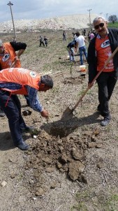 Gediz Organize Sanayi Bölgesi'ne Öğrencilerden 500 Ağaç Fidanı