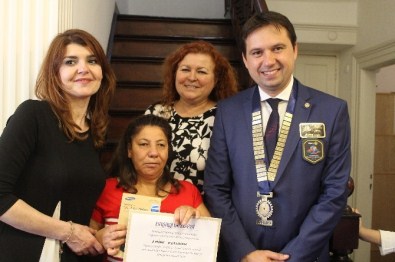 Kuşadası Engelliler Köyü Öğrencisine Ödül