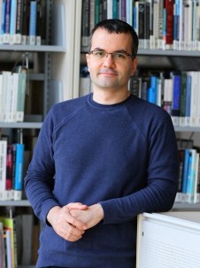 Yaşlılar İnternetle Hayat Buluyor