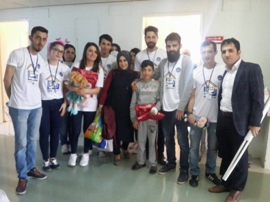 Yıldızeli Gönüllü Gençlik Kulübü Kaymakam Pınar'ı Ziyaret Etti