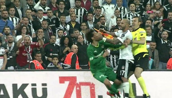 Beşiktaş Arena'da ilk maç olaylı bitti
