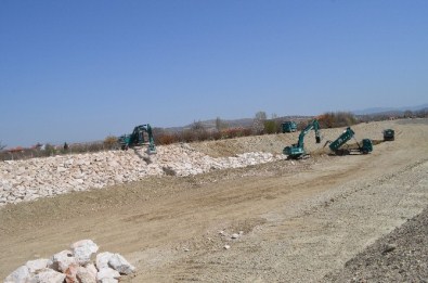 DSİ'den Elmalı Ve Korkutelinde Taşkın Önleme Çalışması