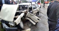 İki Otomobil Çarpıştı Açıklaması 6 Yaralı