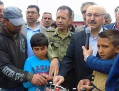 Komutanın cami açmasından rahatsız oldular