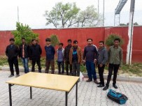 AKYENIKÖY - Otobüsteki Yolcuların Arasından 34 Kaçak Çıktı