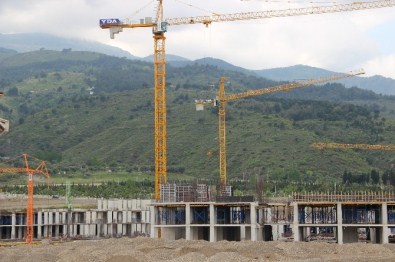 Şehir Hastanesi Hızla Yükseliyor