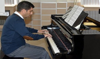 Ünlü Piyanist Türev Berki OMÜ'de