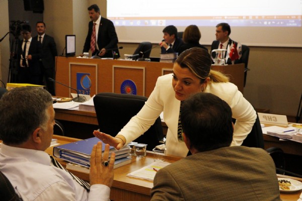 CHP'li üyeler birbirine girdi!