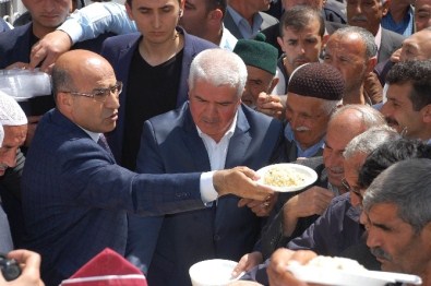 Adıyaman'da 5 Bin Kişiye Pilav Dağıtıldı
