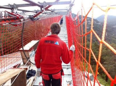 Bulutların Arasında Teleferik Bakımı