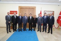 SERBEST BÖLGE - Egeli Sanayiciler Vali Düzgün'ü Ziyaret Etti