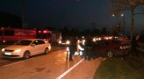 KALICI KONUTLAR - Emniyet Şeridindeki Araca Otomobil Çarptı Açıklaması 5 Yaralı