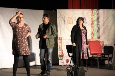 'Hepgül Aysel' Tiyatro Oyunu Büyük Beğeni Topladı