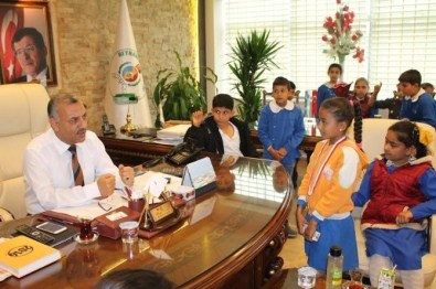 İlkokul Öğrencilerinden Başkan Şanverdi'ye Ziyaret