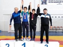 Kartepeli Güreşçiler Çanakkale'den 2 Dereceyle Döndü