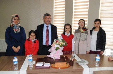 Niğde Belediye Başkanı Faruk Akdoğan, Öğrencilere Müjdeleri Sıraladı