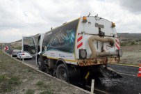 Otomobil İş Makinesine Çarptı Açıklaması 1 Ölü, 1 Yaralı