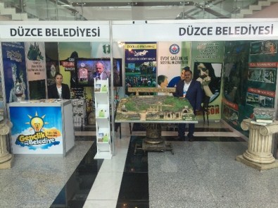 Yerel Yönetimler Sempozyumunda Düzce Rüzgarı Esti