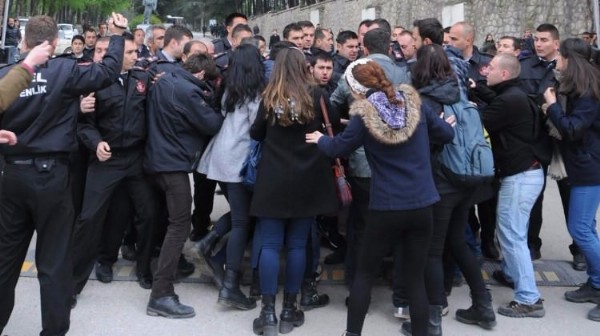 Anadolu Üniversitesi karıştı: 6 yaralı