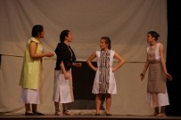 '15. Amatör Tiyatro Günleri' Anadolu Üniversitesi'nde Başladı