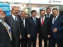 Başbakan Davutoğlu'ndan Başkan Cahan'a Özel Ödül