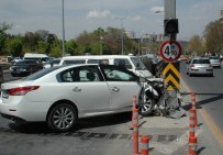 ŞEKER HASTASı - Başkent'te Otomobil Direğe Çarptı Açıklaması 1 Yaralı