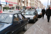 CEMAL GÜRSEL - Gölbaşı Caddeleri Açık Oto Galeriye Döndü