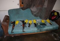 EL YAPIMI BOMBA - İşte Hücre Evinden Çıkanlar