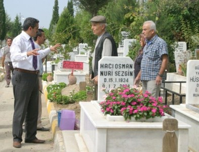 Nazilli'de Mezarlıklarda Bahar Temizliği Başladı
