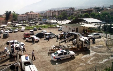 Polis Tarafından Aracı Çekilen Adam Emniyeti Ayağa Kaldırdı