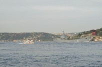 ASKERİ ARAÇ - Rus Savaş Gemisi Kamufle Edilmiş Askeri Araçlarla İstanbul Boğazı'ndan Geçti