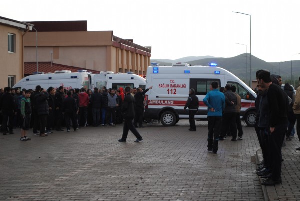 Amasya'da cezaevinin çatısı uçtu